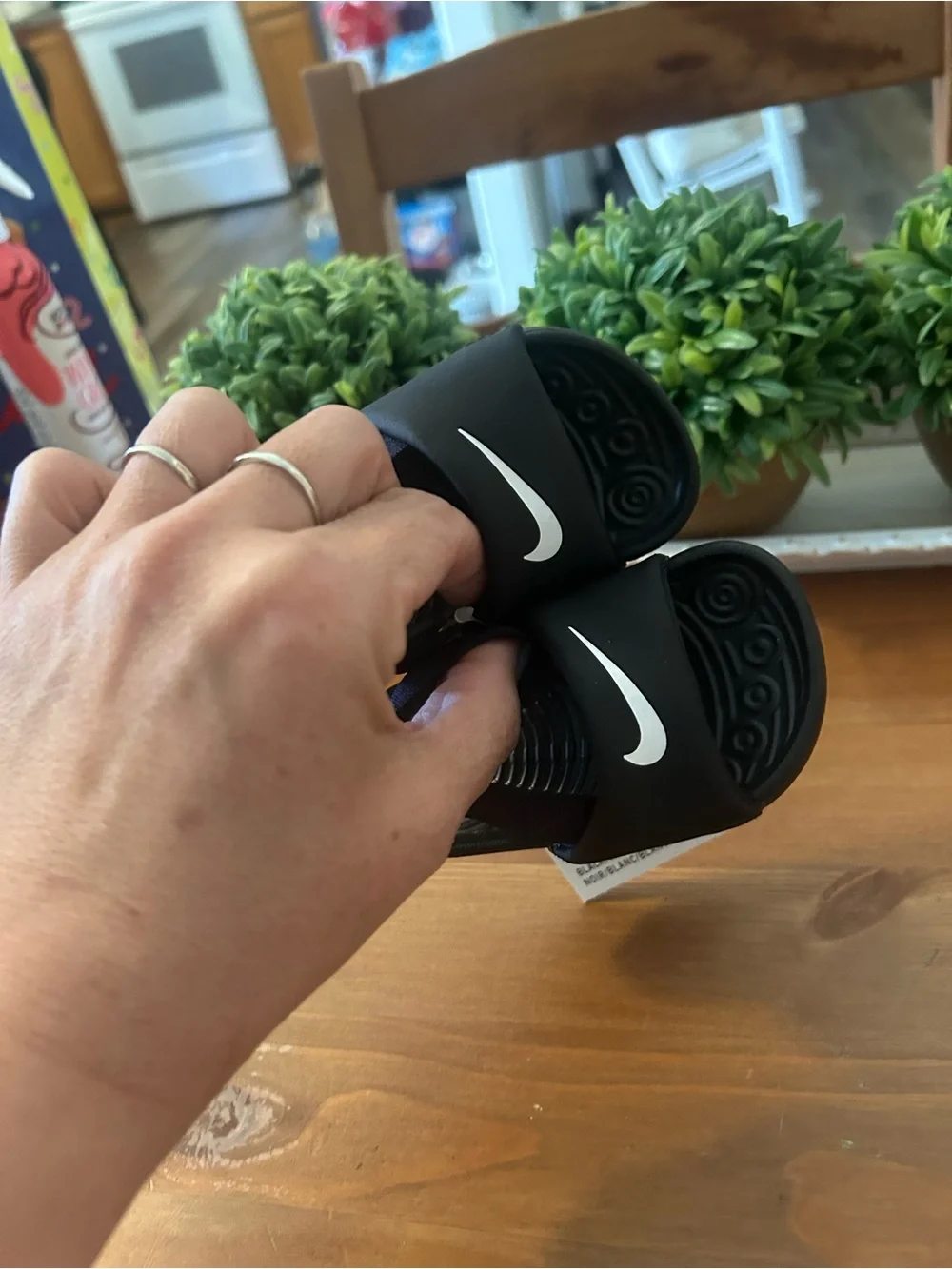 NWT Nike Kawa Slide Kids Sandals in Black/White 4C